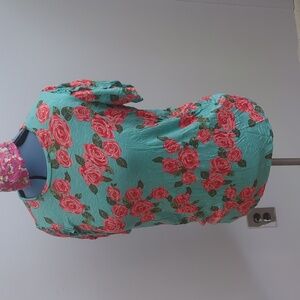 Lularoe olive top with tulip sleeves